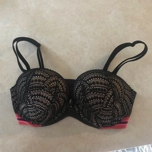 34D Victoria’s Secret Push-Up Bra